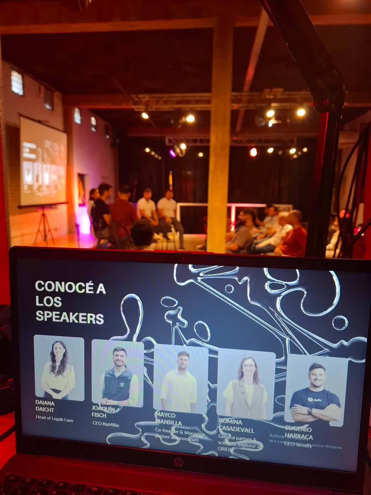 Encuentro Scale-Up Rosario con presentación de speakers y audiencia en sala